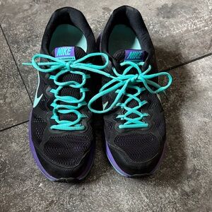 Nike Women's Black and Aqua Athletic Shoes